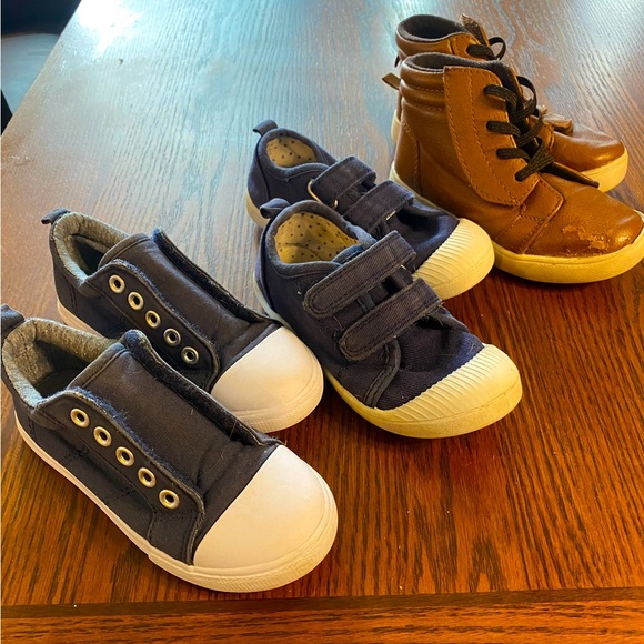 3 pairs boys sneakers/boots: 1 pair tan ankle boots & 2 navy canvas Cat & Jack - Picture 1 of 8
